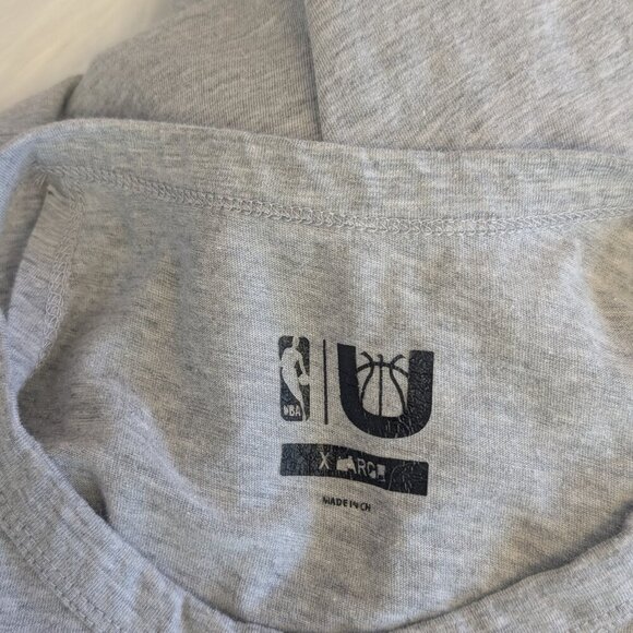 NBA Chicago Bulls Women's XL 1966 Graphic Tank - Picture 3 of 3